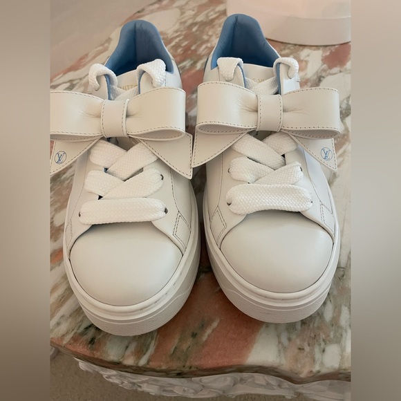 Shoes - Picture 1 of 14